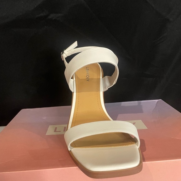 Lisa Vicky Womens Oasis V White Leather Block Heel Strappy Sandals - Picture 3 of 8